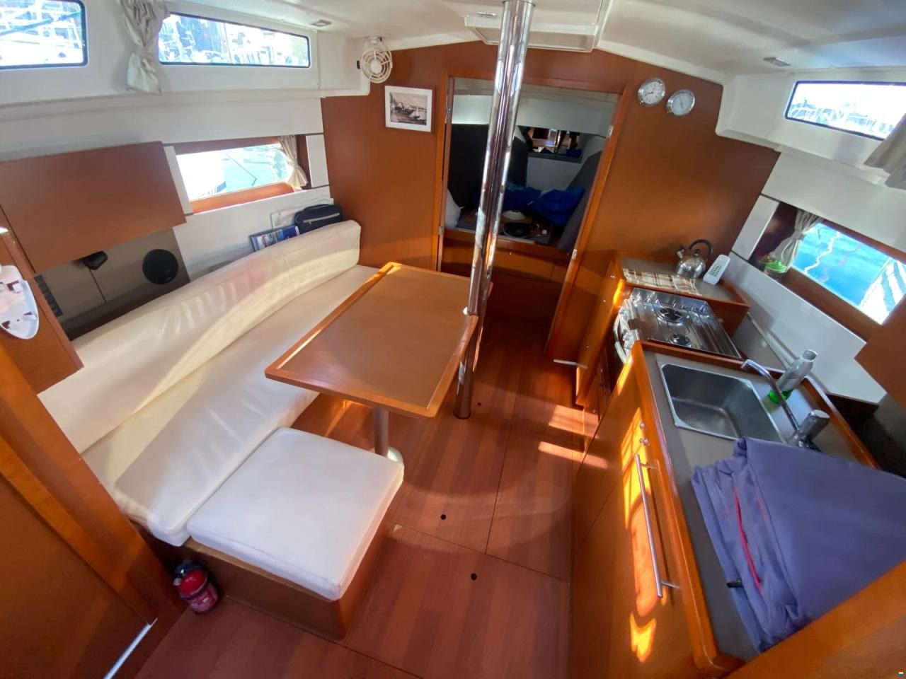 Beneteau oceanis 38.1