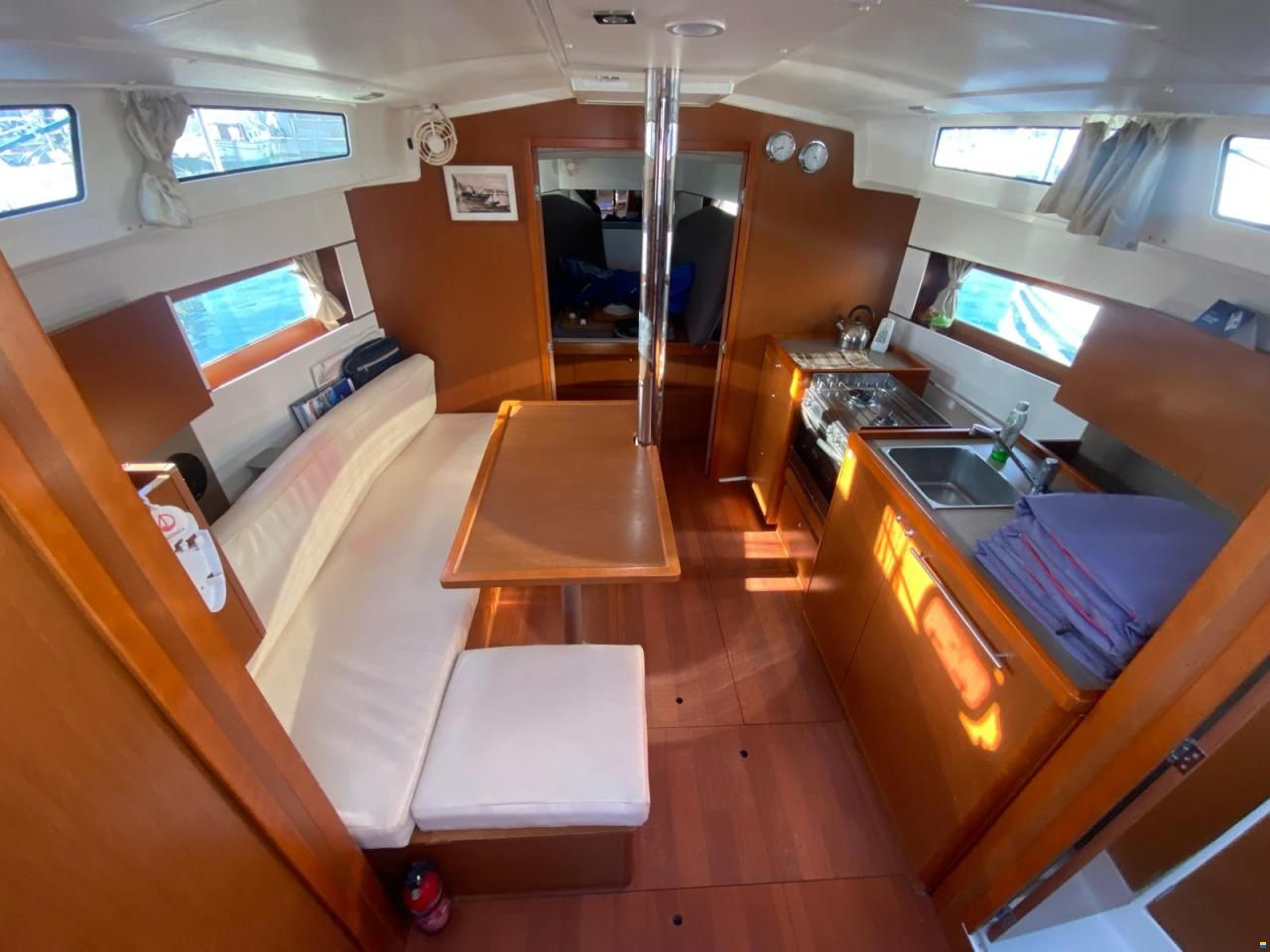 Beneteau oceanis 38.1