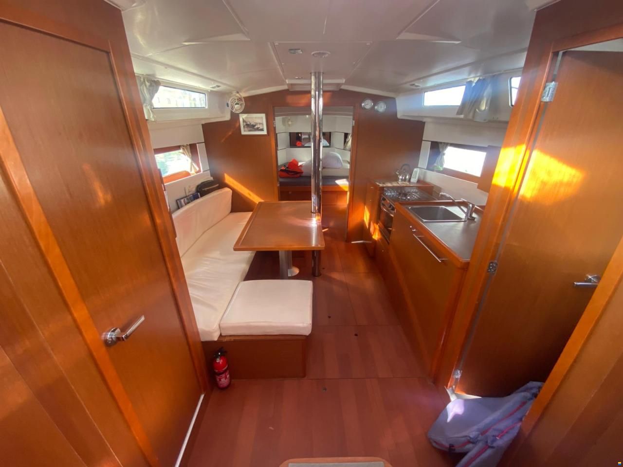 Beneteau oceanis 38.1