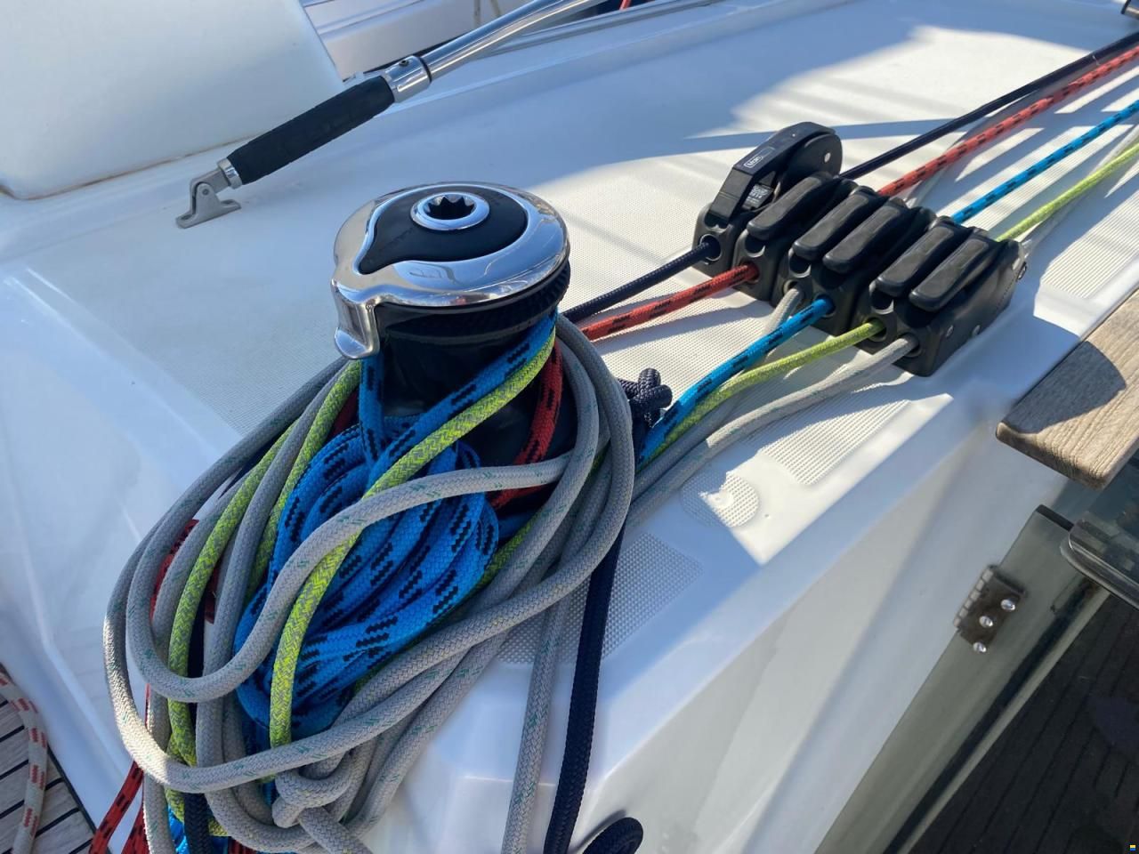 Beneteau oceanis 38.1