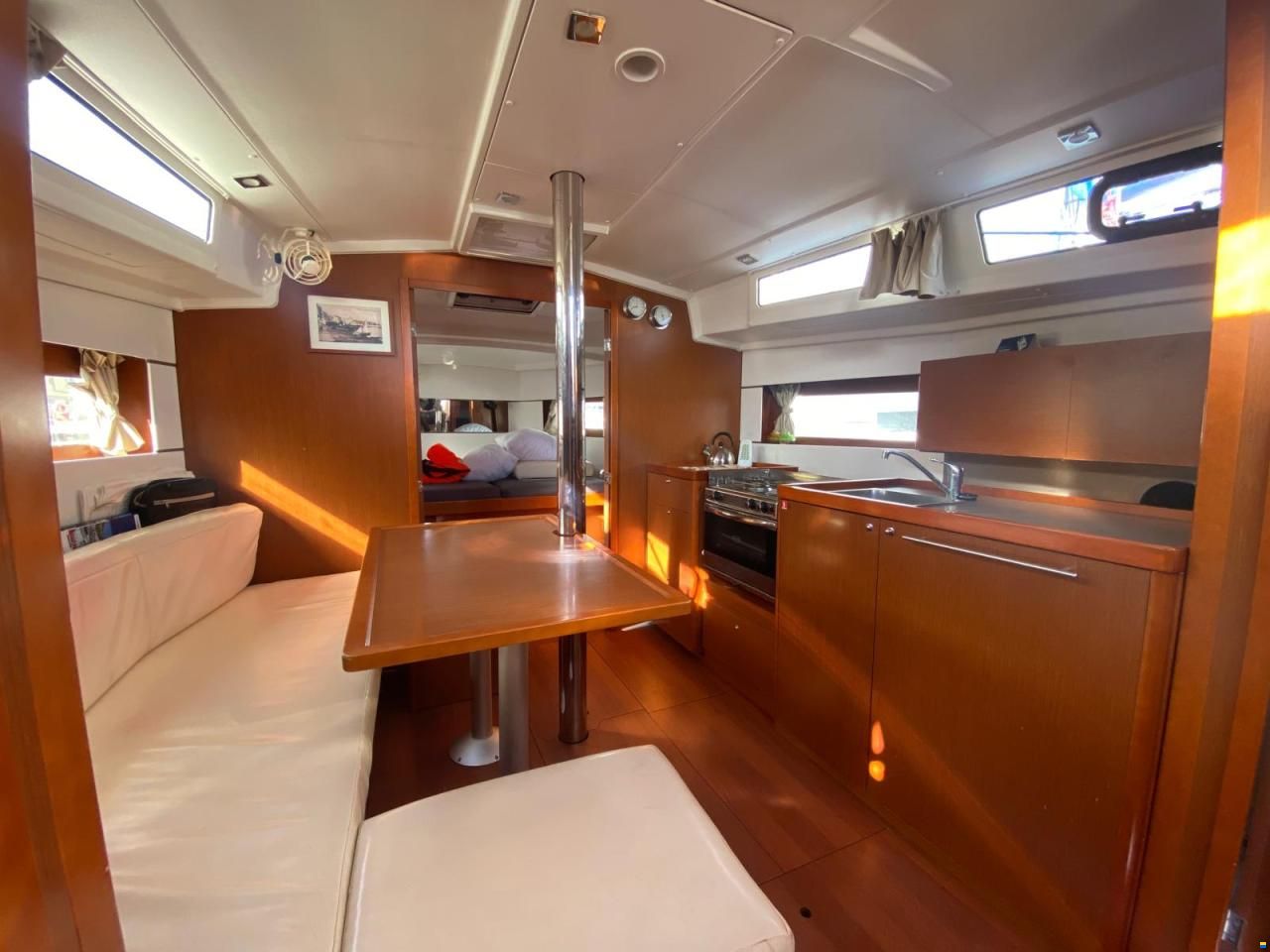 Beneteau oceanis 38.1