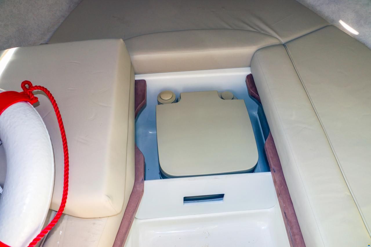 Sea Ray 240 SSE
