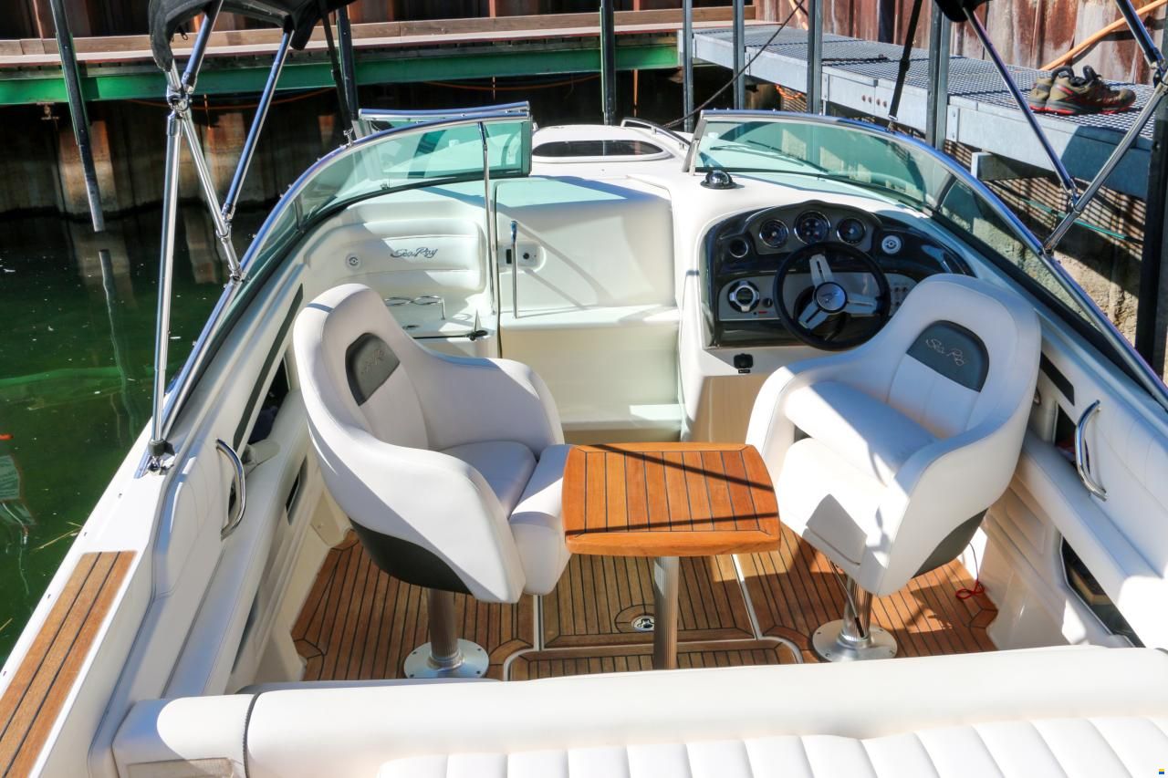 Sea Ray 240 SSE