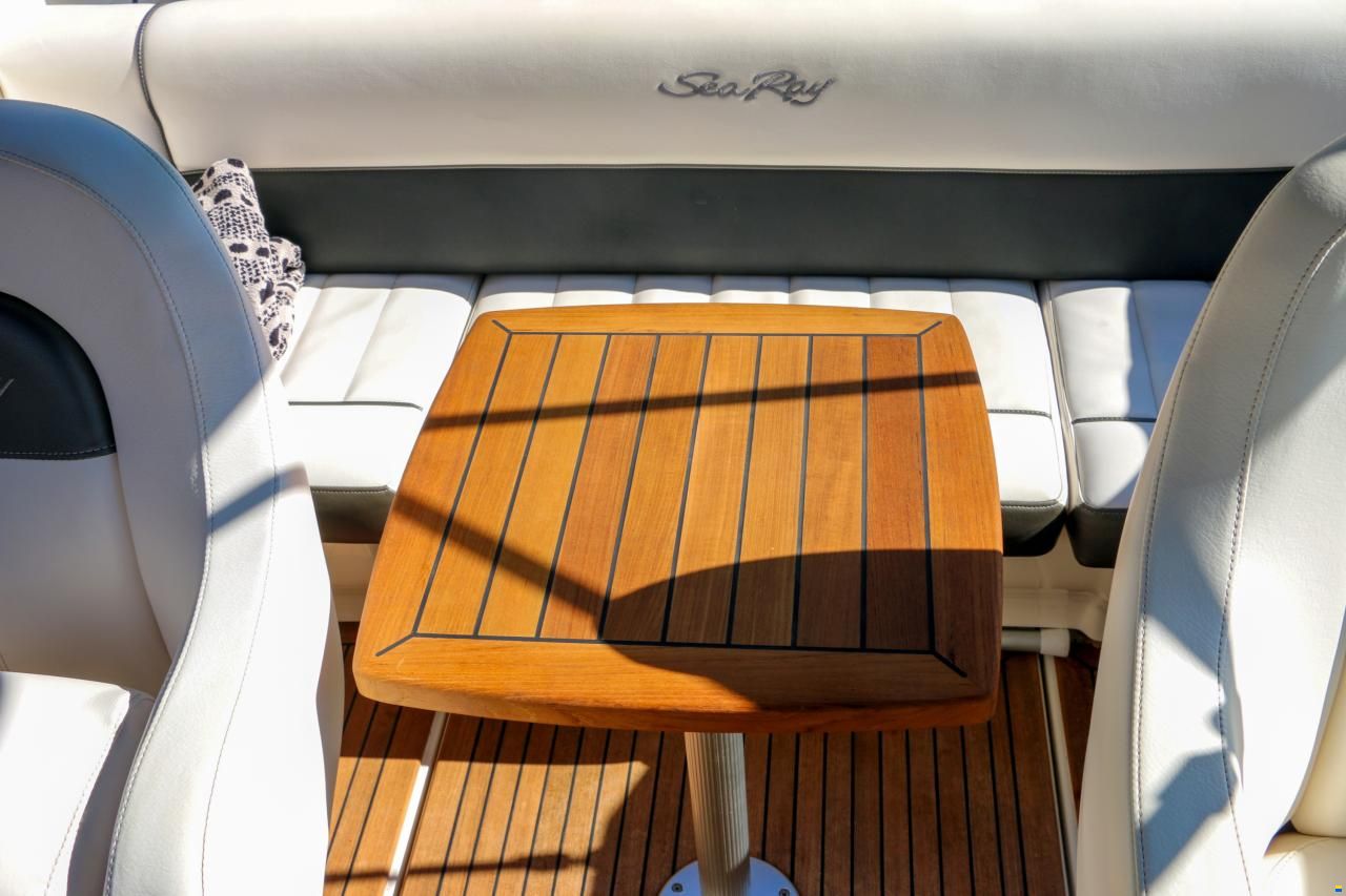 Sea Ray 240 SSE