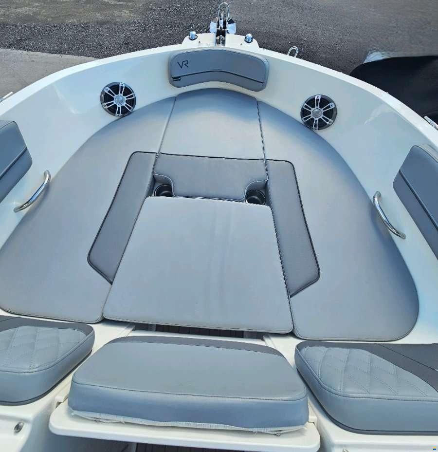 Bayliner VR6E IB 250 PS