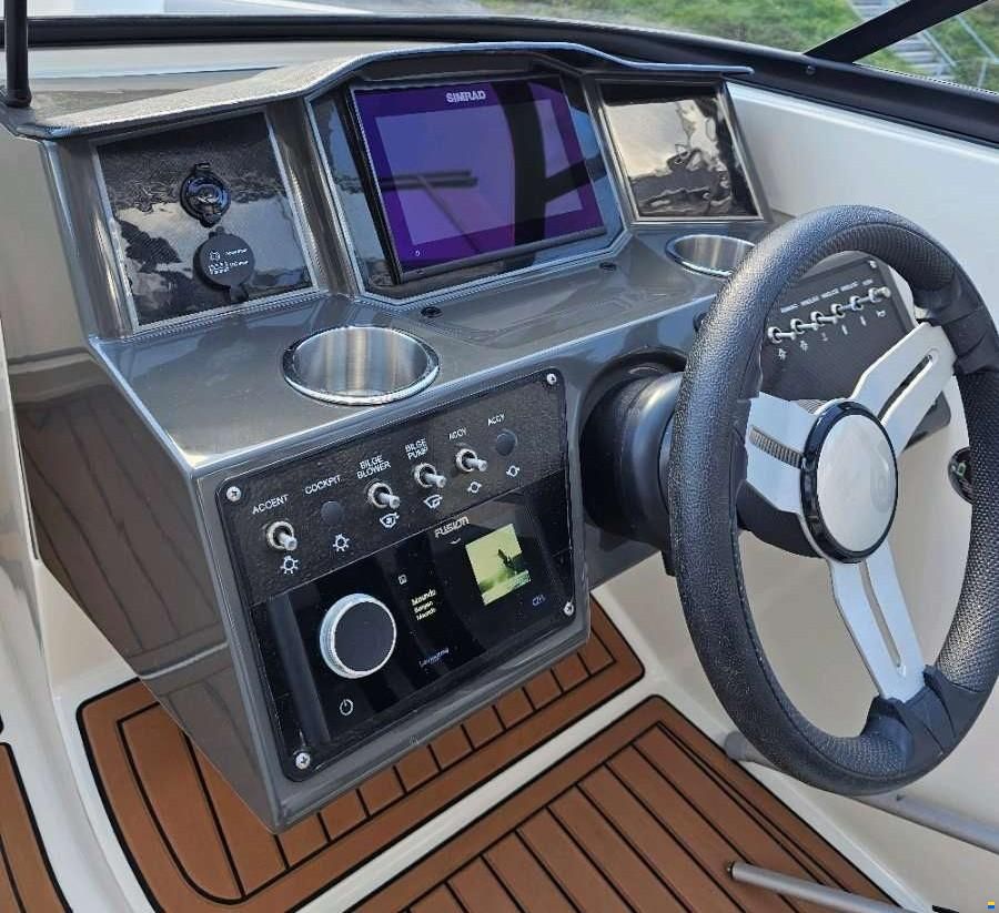 Bayliner VR6E IB 250 PS