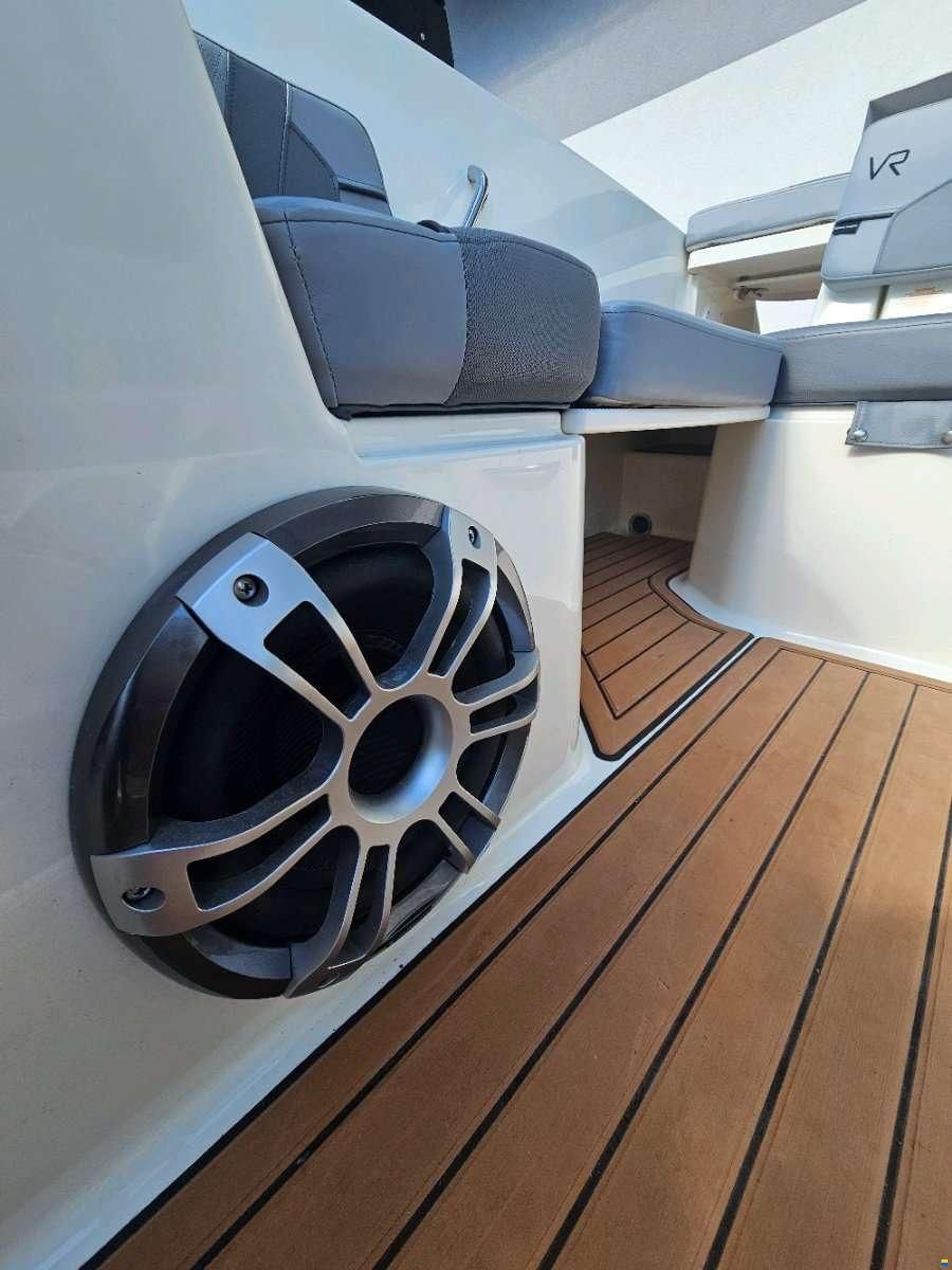 Bayliner VR6E IB 250 PS