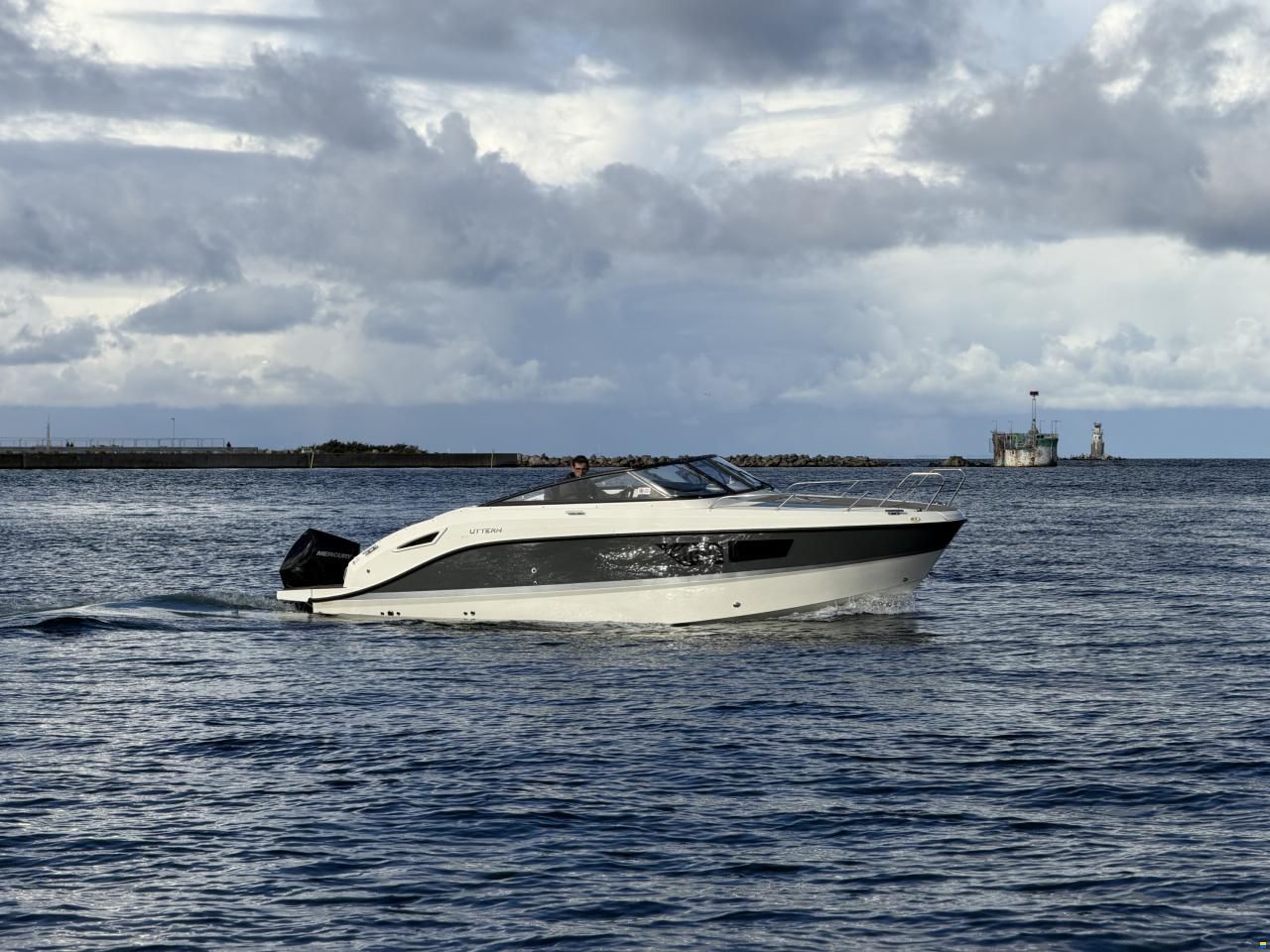 Uttern D77