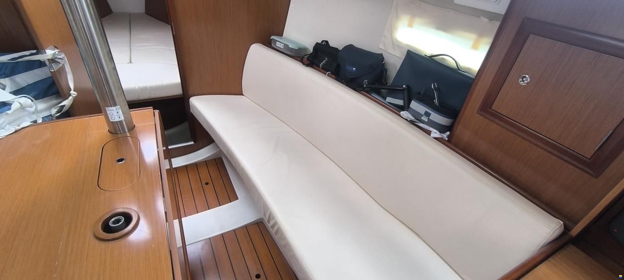 Beneteau Oceanis Clipper 323