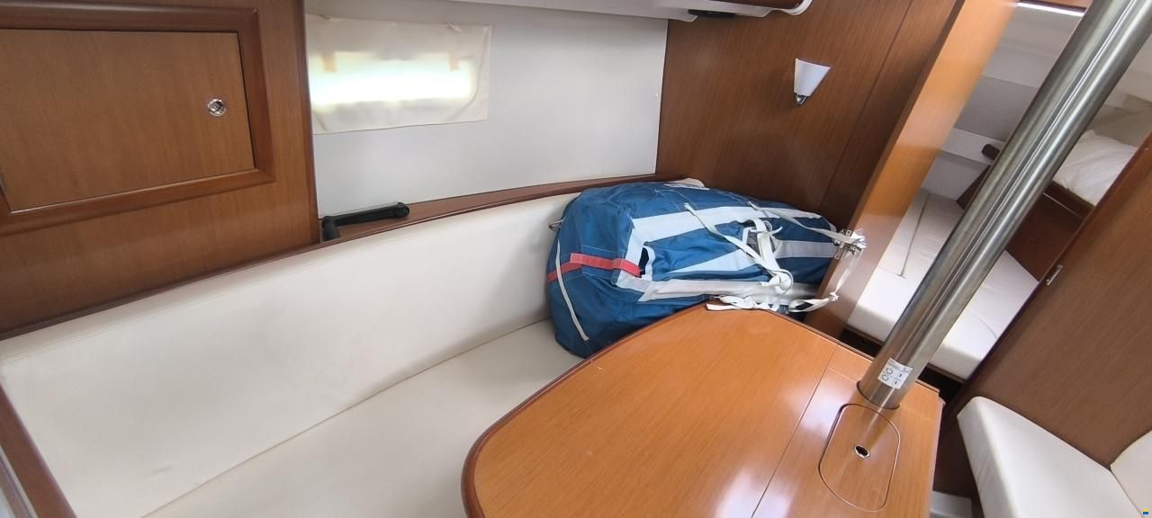 Beneteau Oceanis Clipper 323
