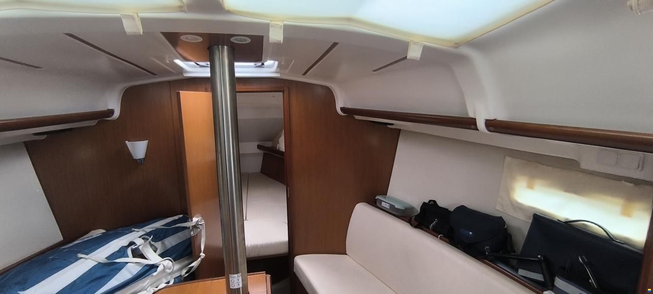 Beneteau Oceanis Clipper 323