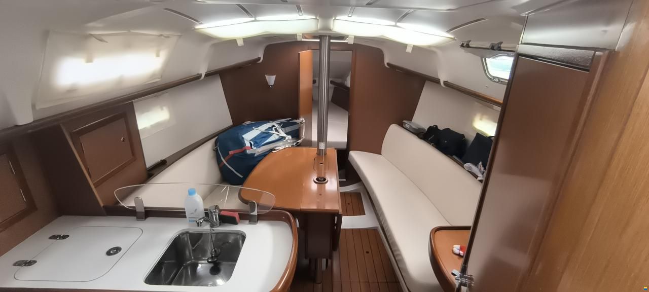 Beneteau Oceanis Clipper 323