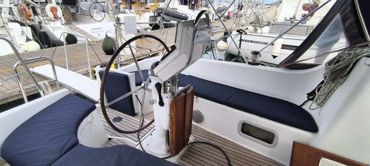 Beneteau Oceanis Clipper 323