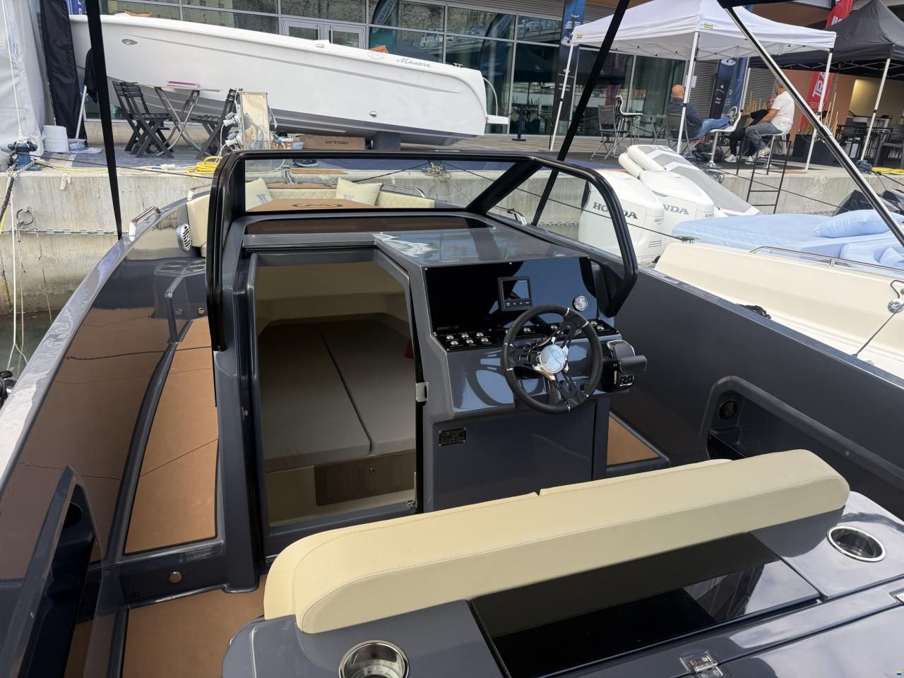 Manara Infinity 28'
