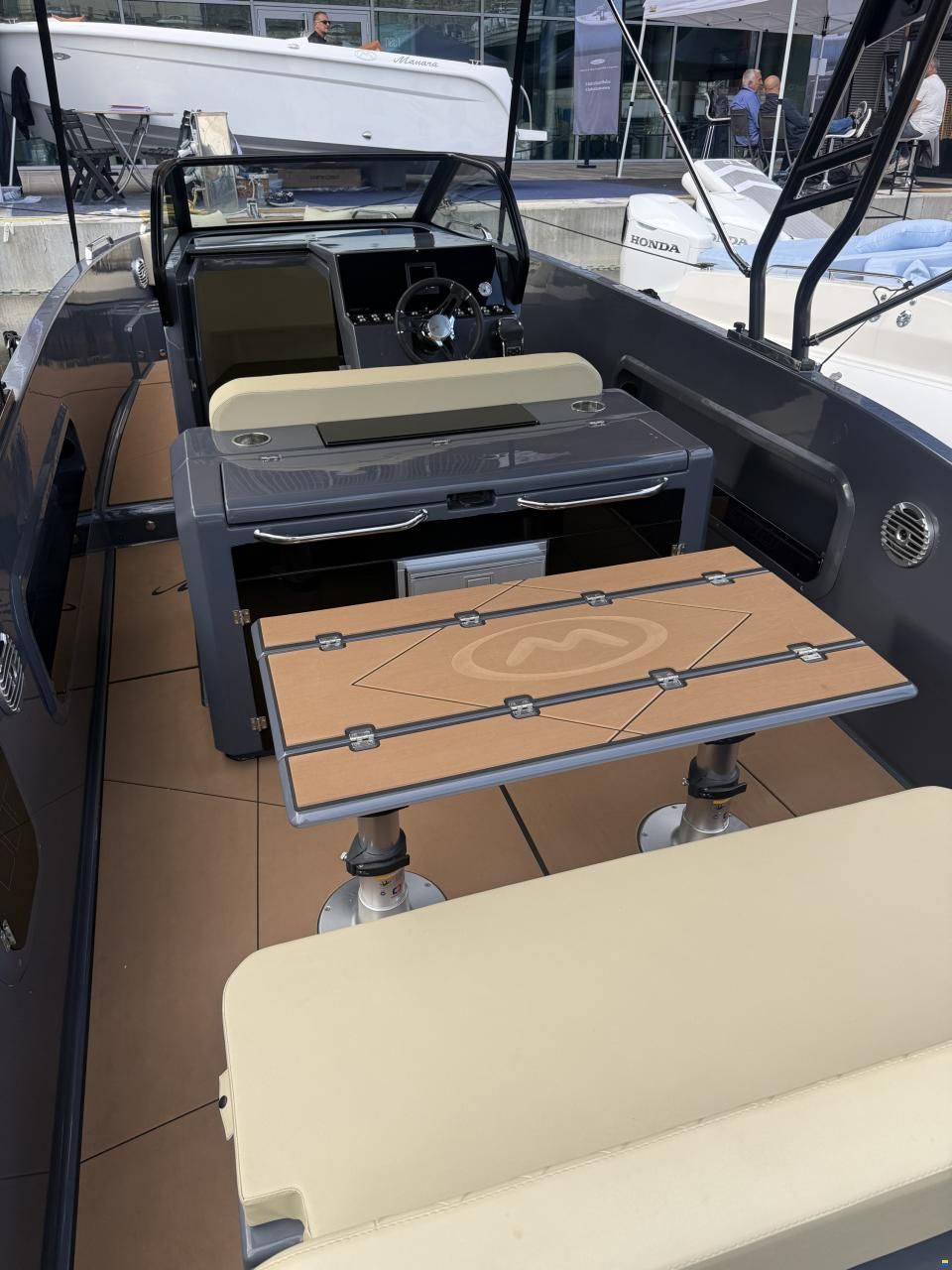 Manara Infinity 28'
