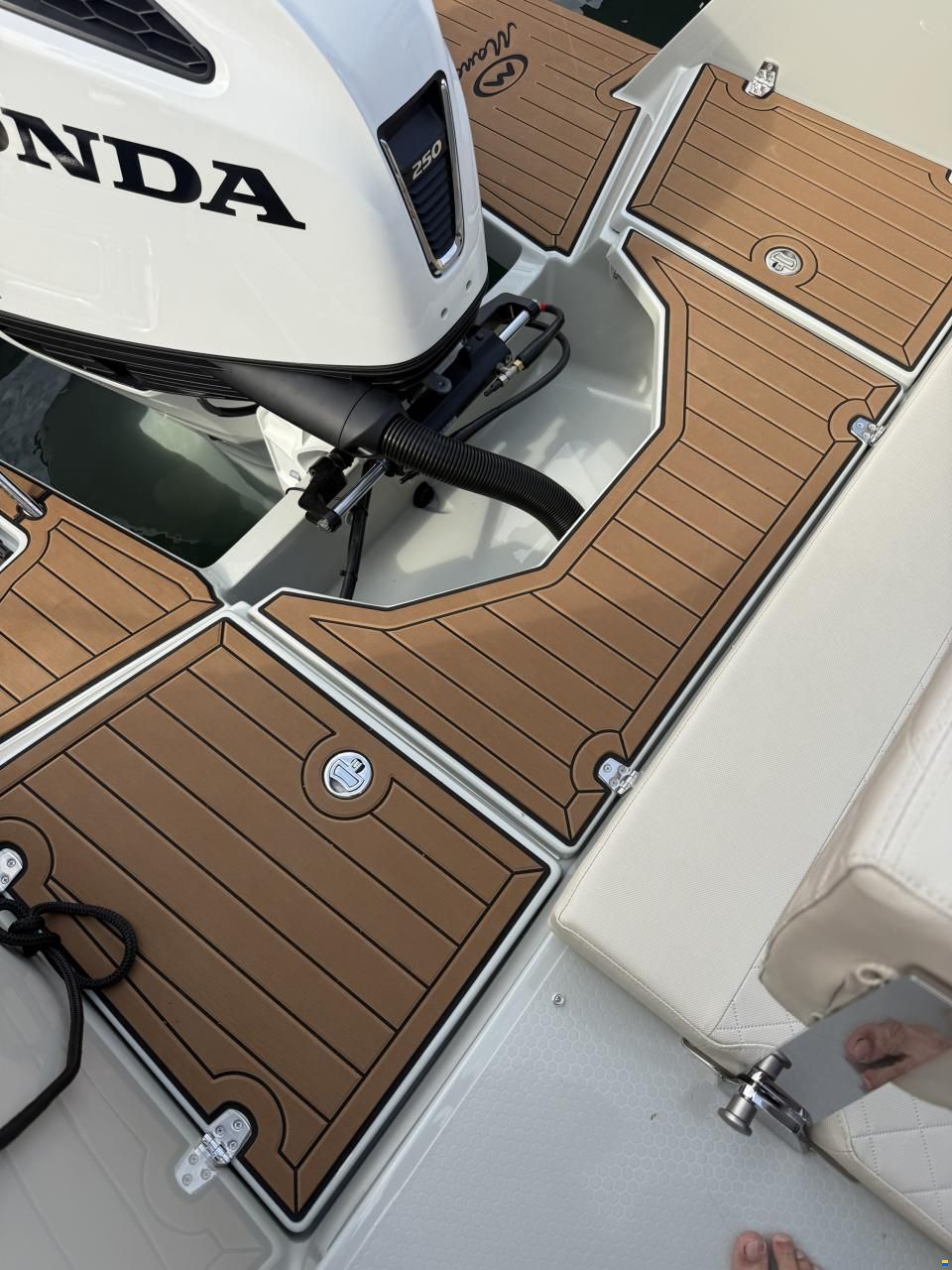 Manara Pilothouse 775 Pleasure