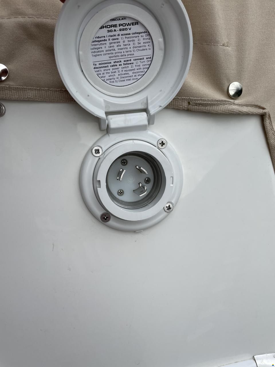 Manara Pilothouse 21'