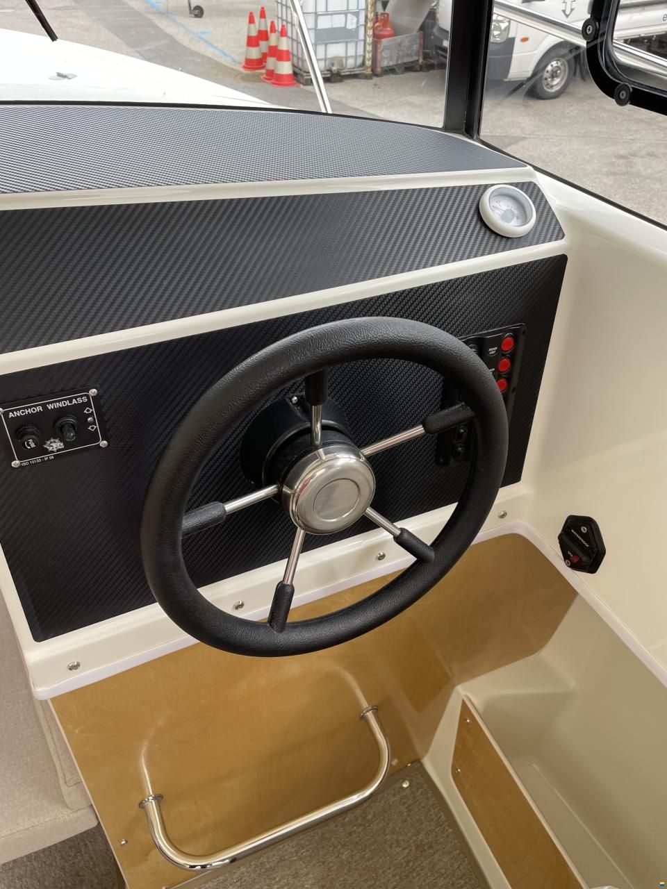 Manara Pilothouse 21'