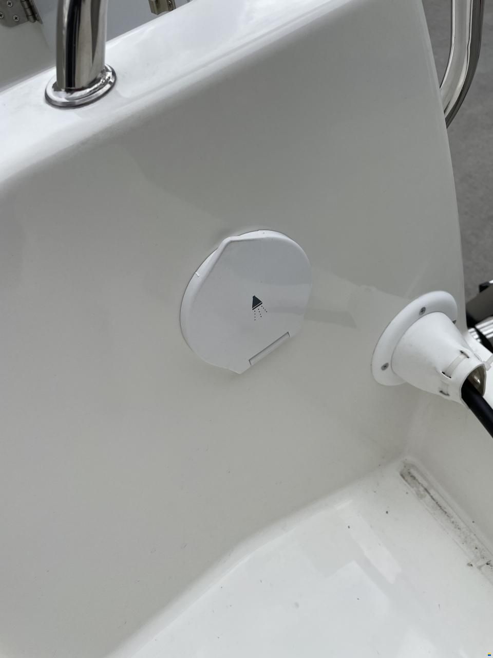 Manara Pilothouse 21'