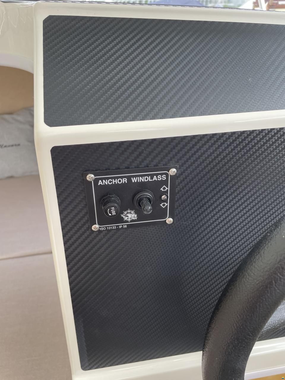 Manara Pilothouse 21'