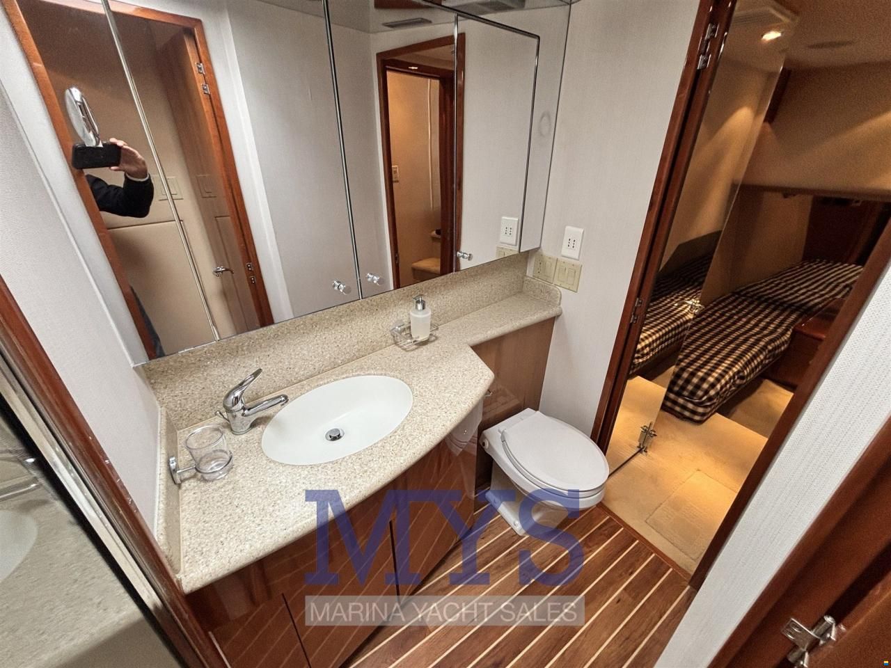 Hatteras 54 Convertible