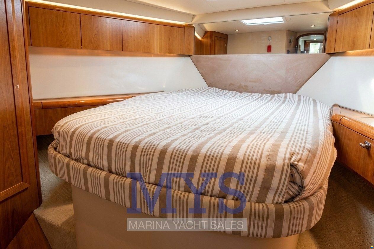 Hatteras 54 Convertible