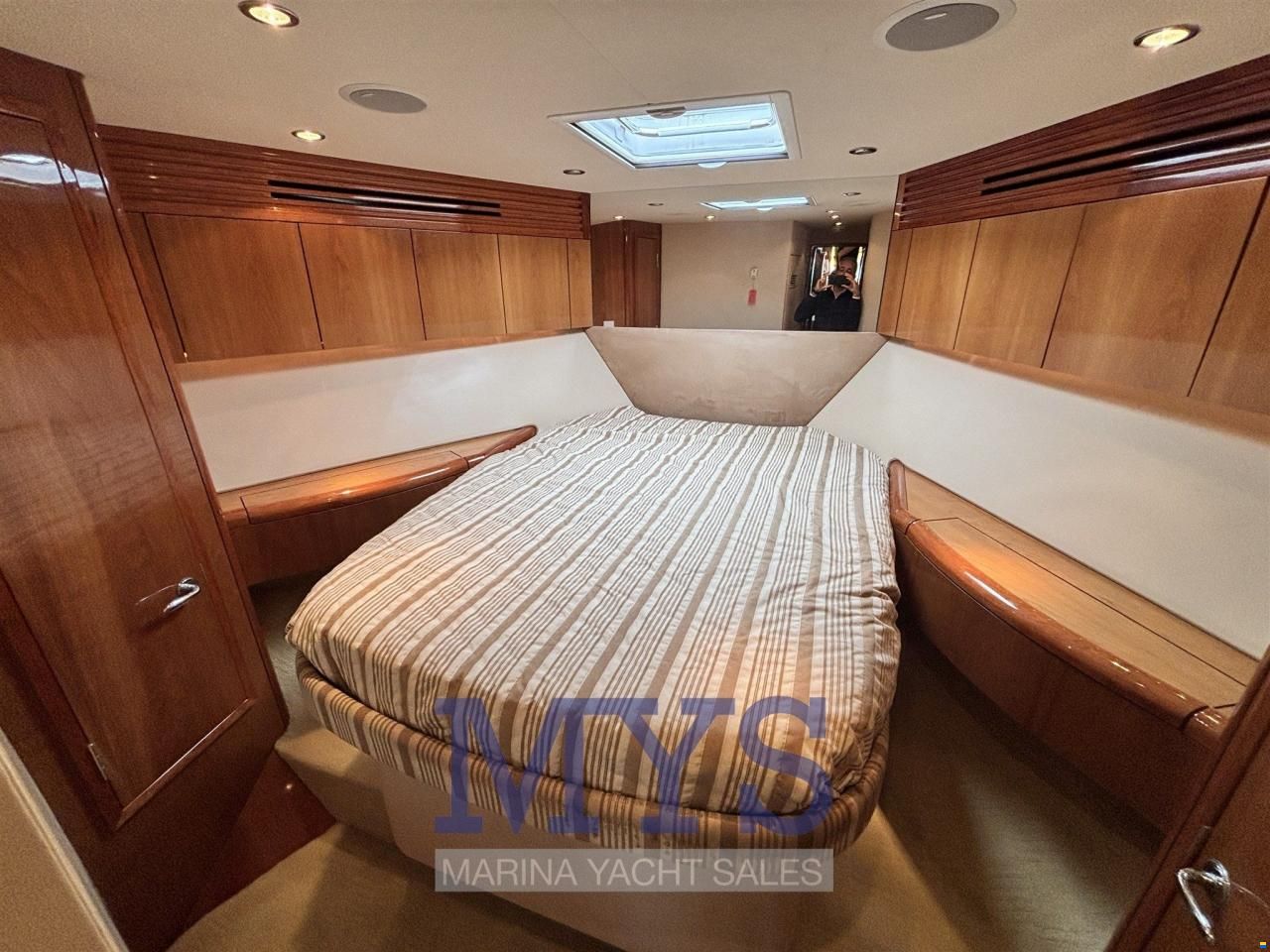 Hatteras 54 Convertible