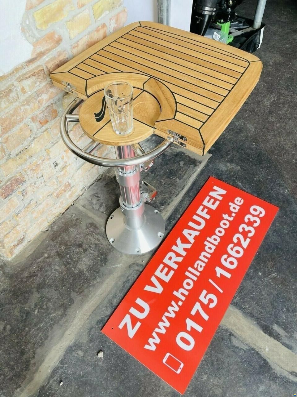 Sea Ray Teaktisch