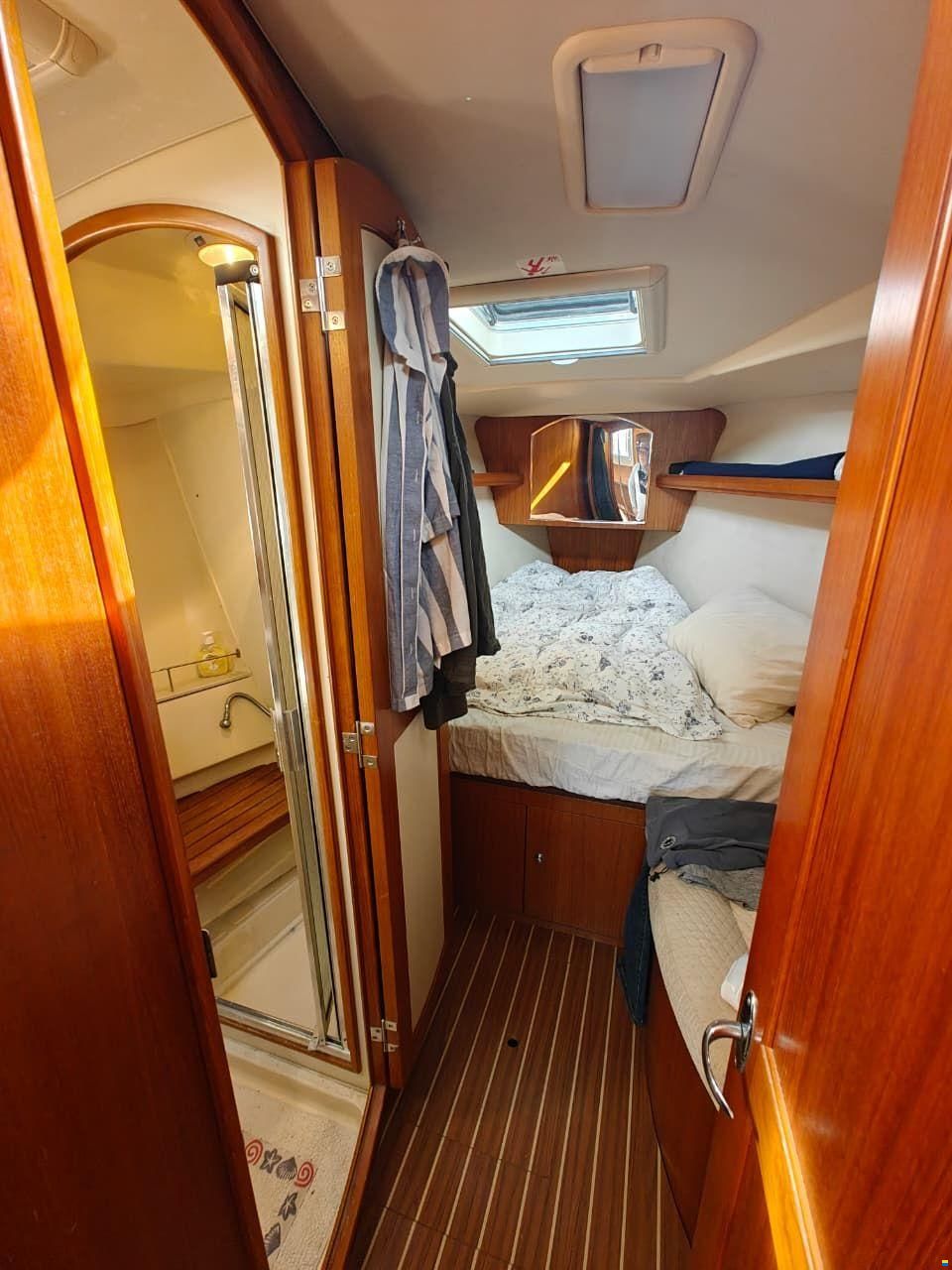 Hunter 44 DS