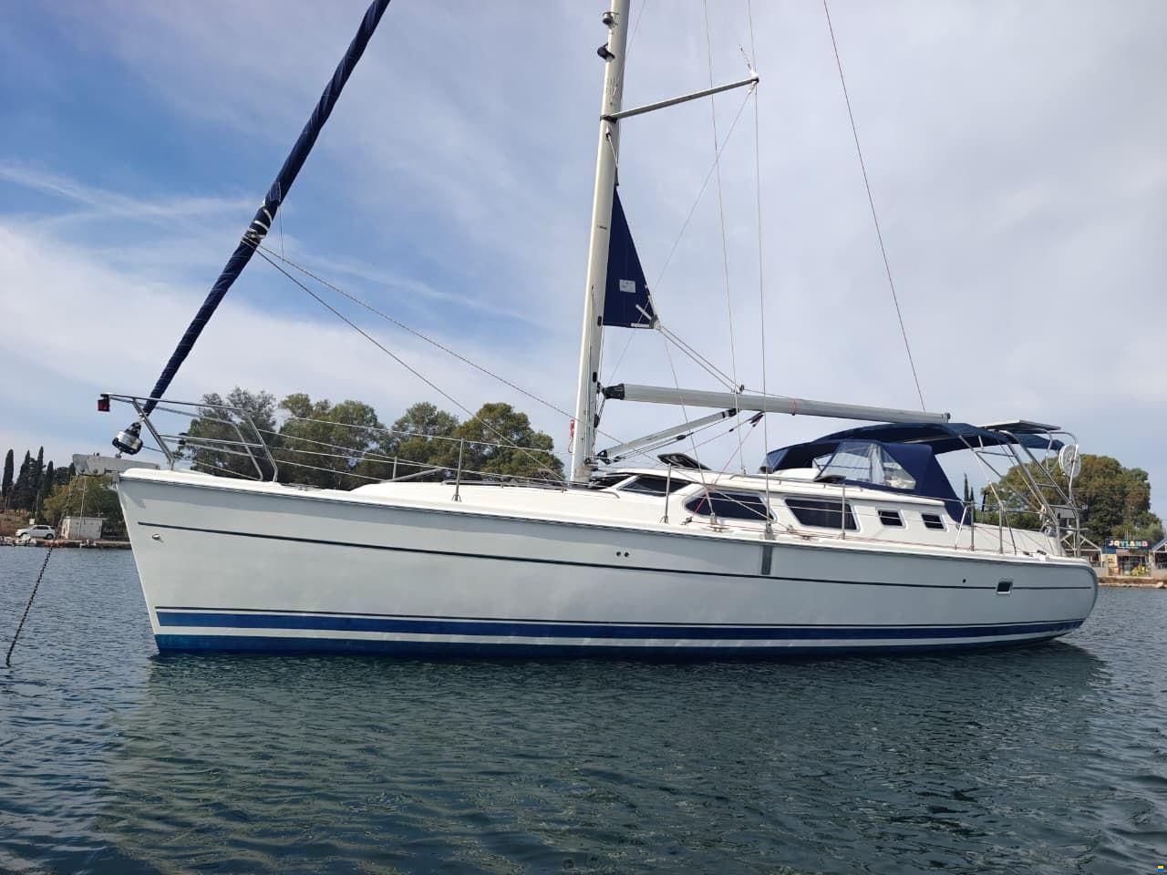 Hunter 44 DS