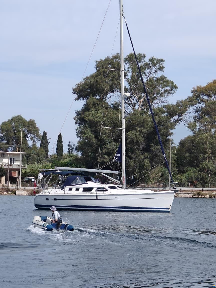Hunter 44 DS