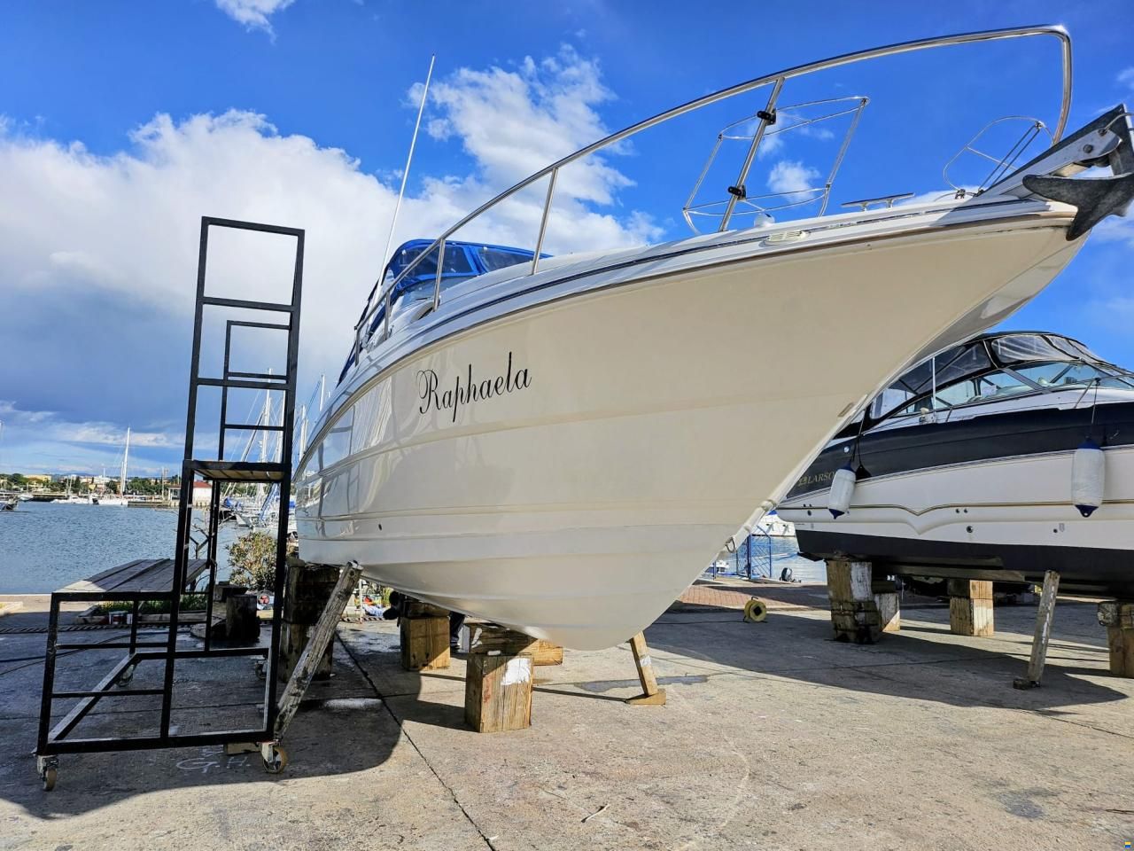 Monterey 262