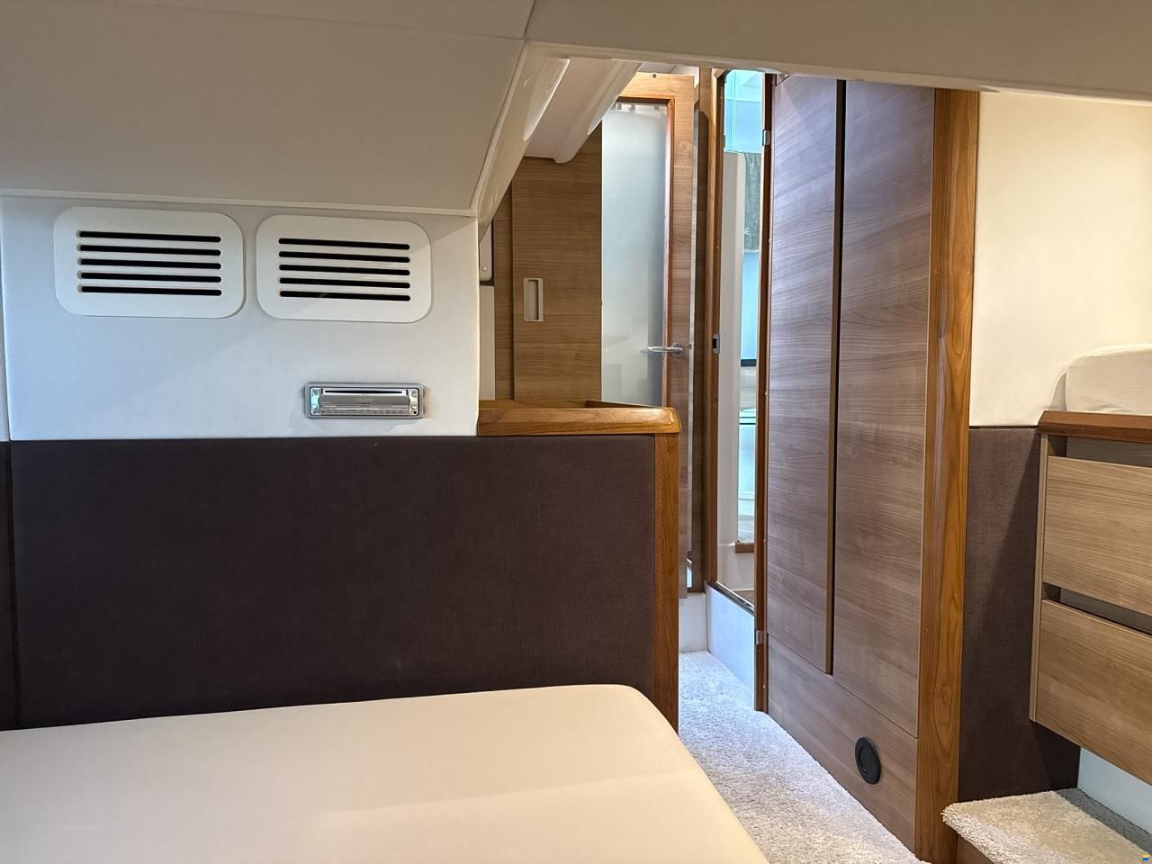 Sealine F42