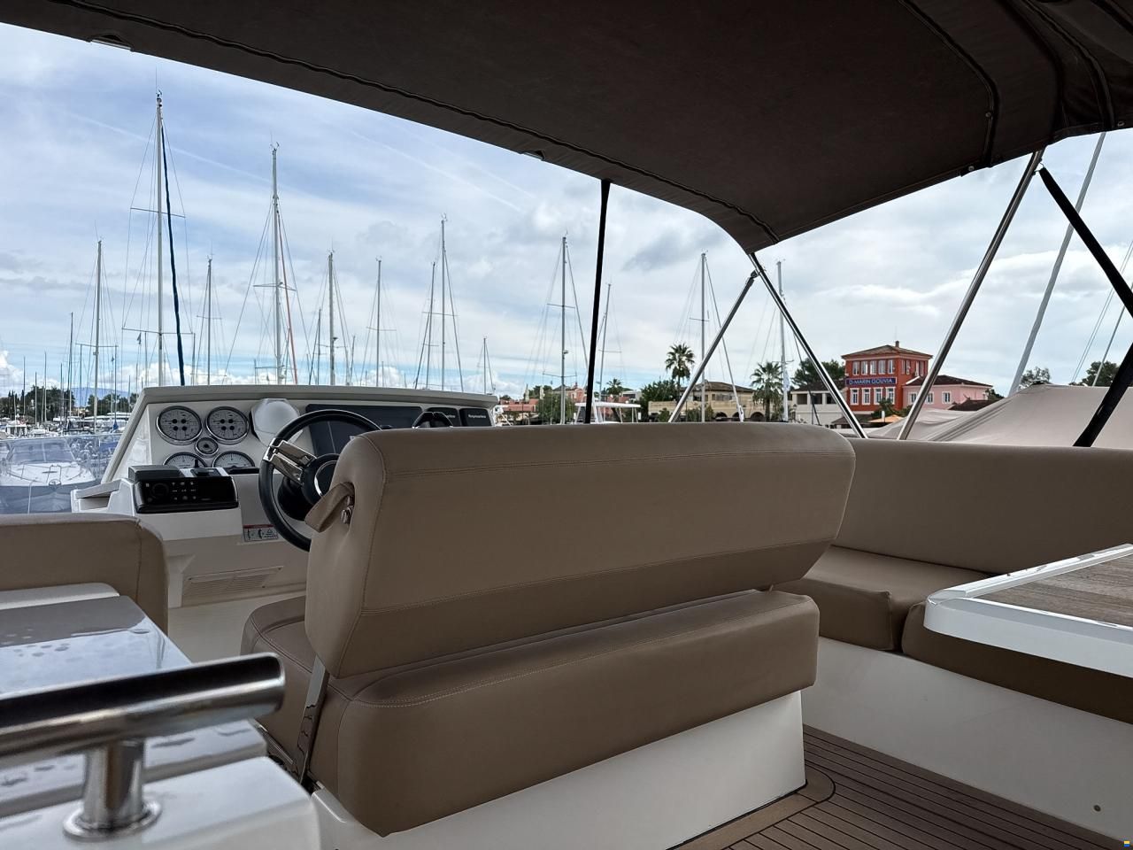Sealine F42