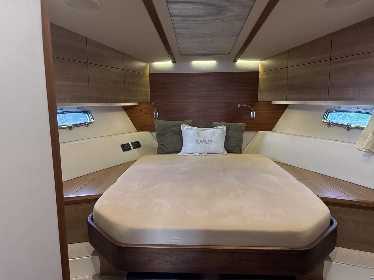 Sealine F42