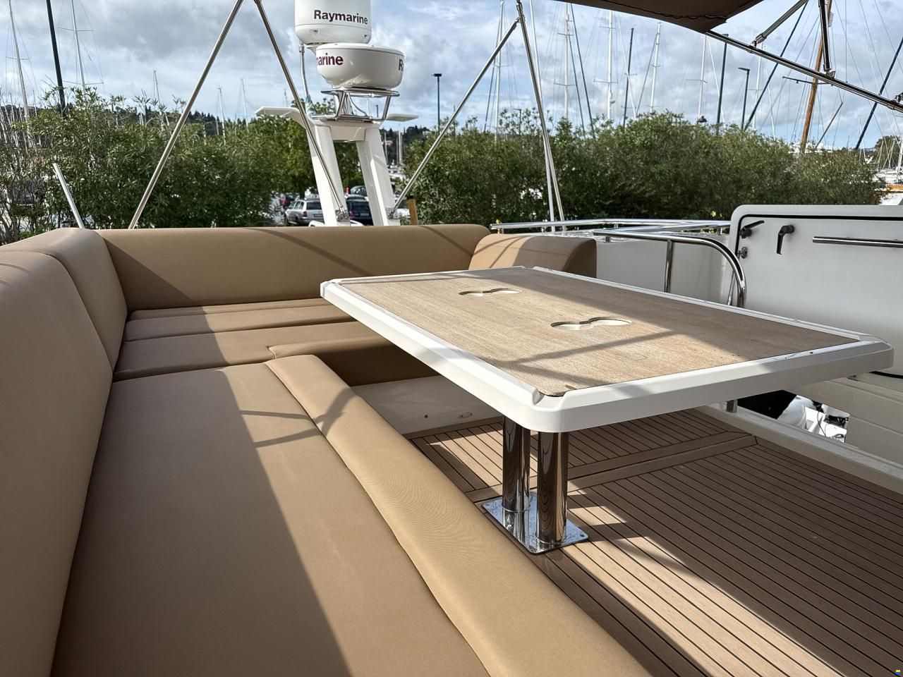 Sealine F42