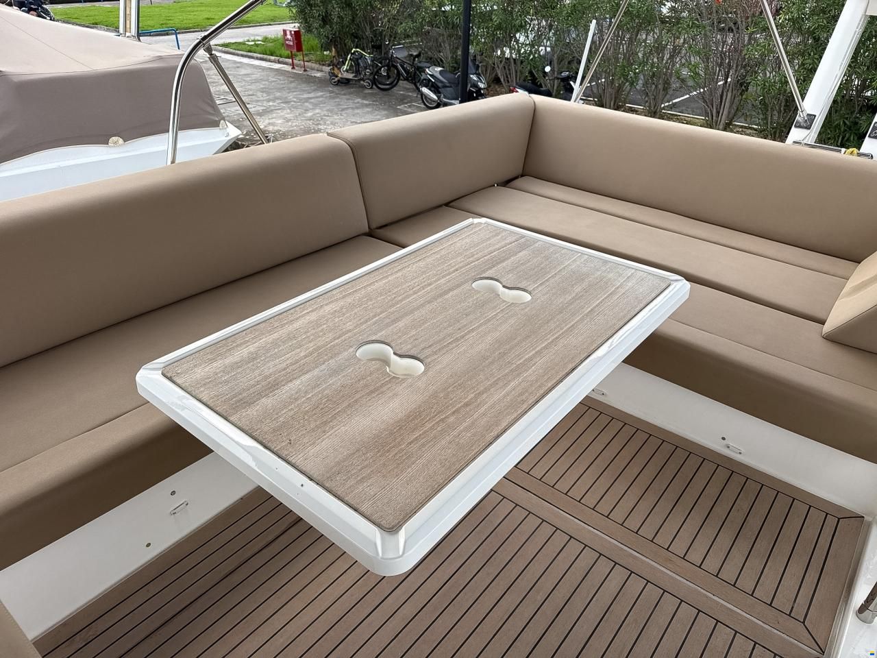 Sealine F42