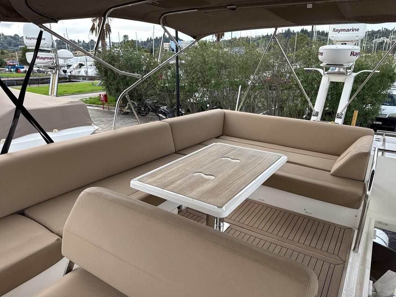 Sealine F42