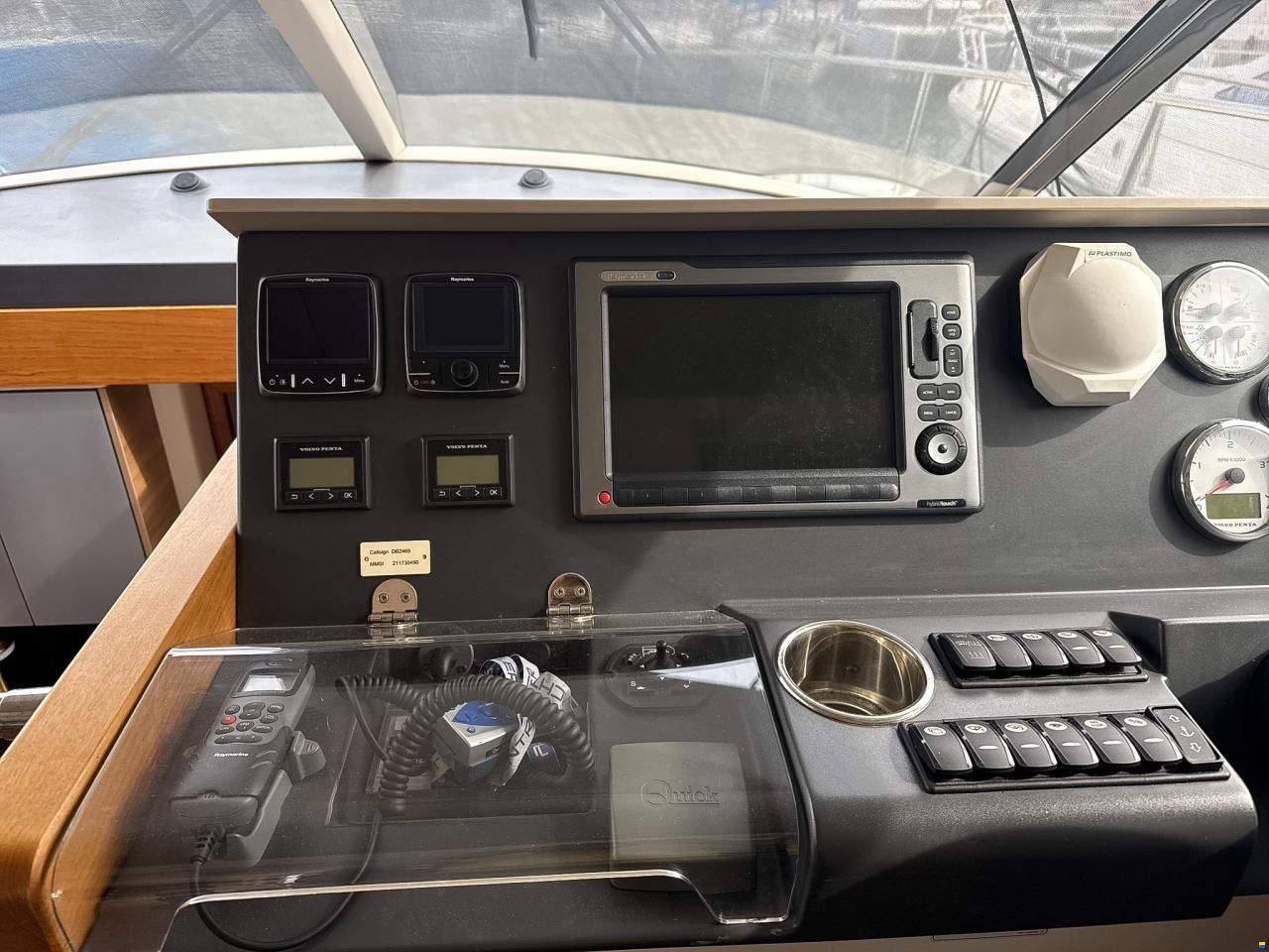 Sealine F42