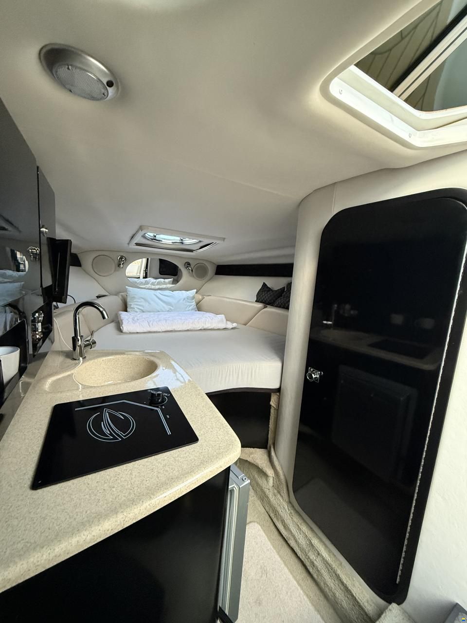 Crownline 260CR