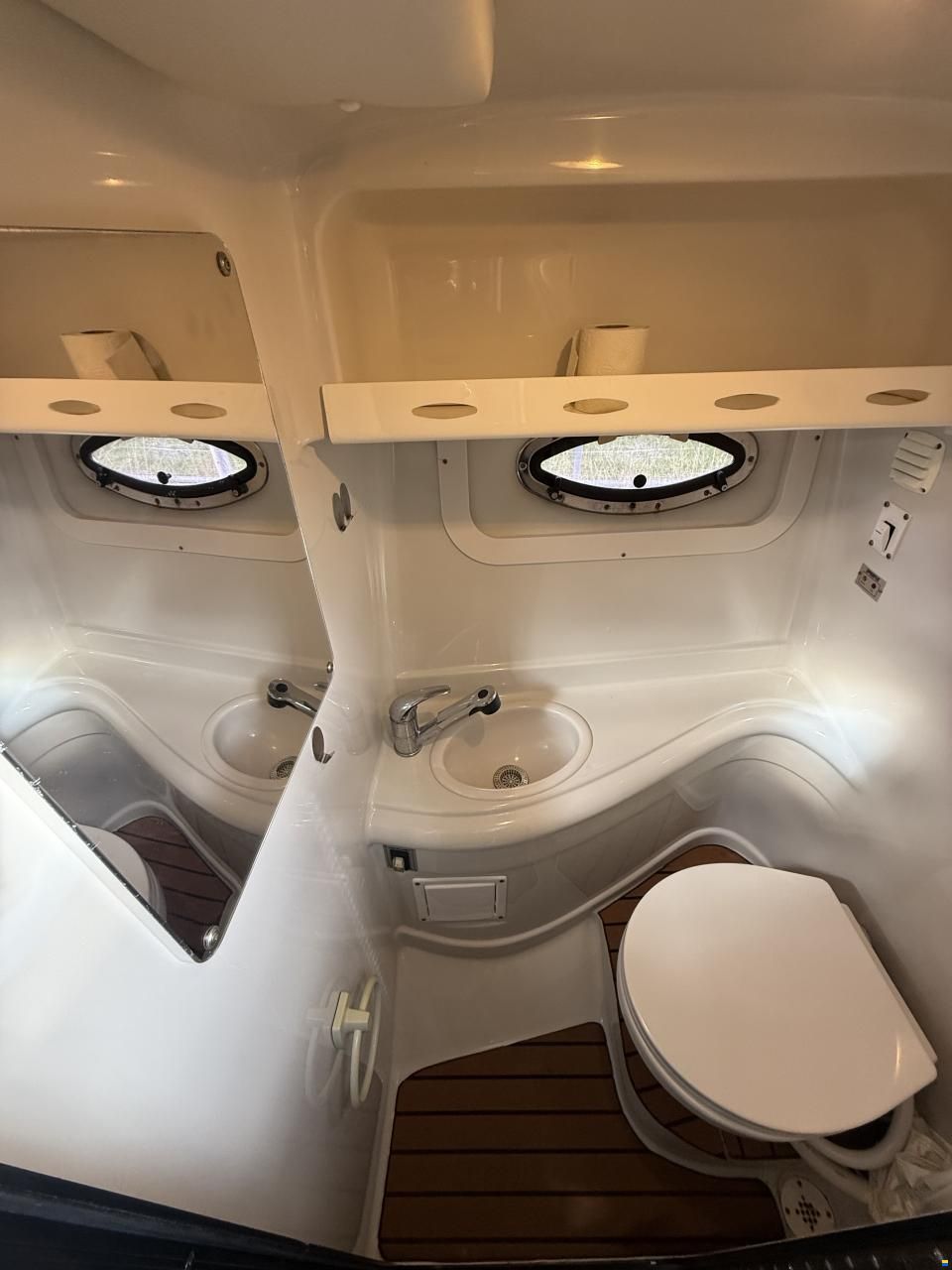 Crownline 260CR