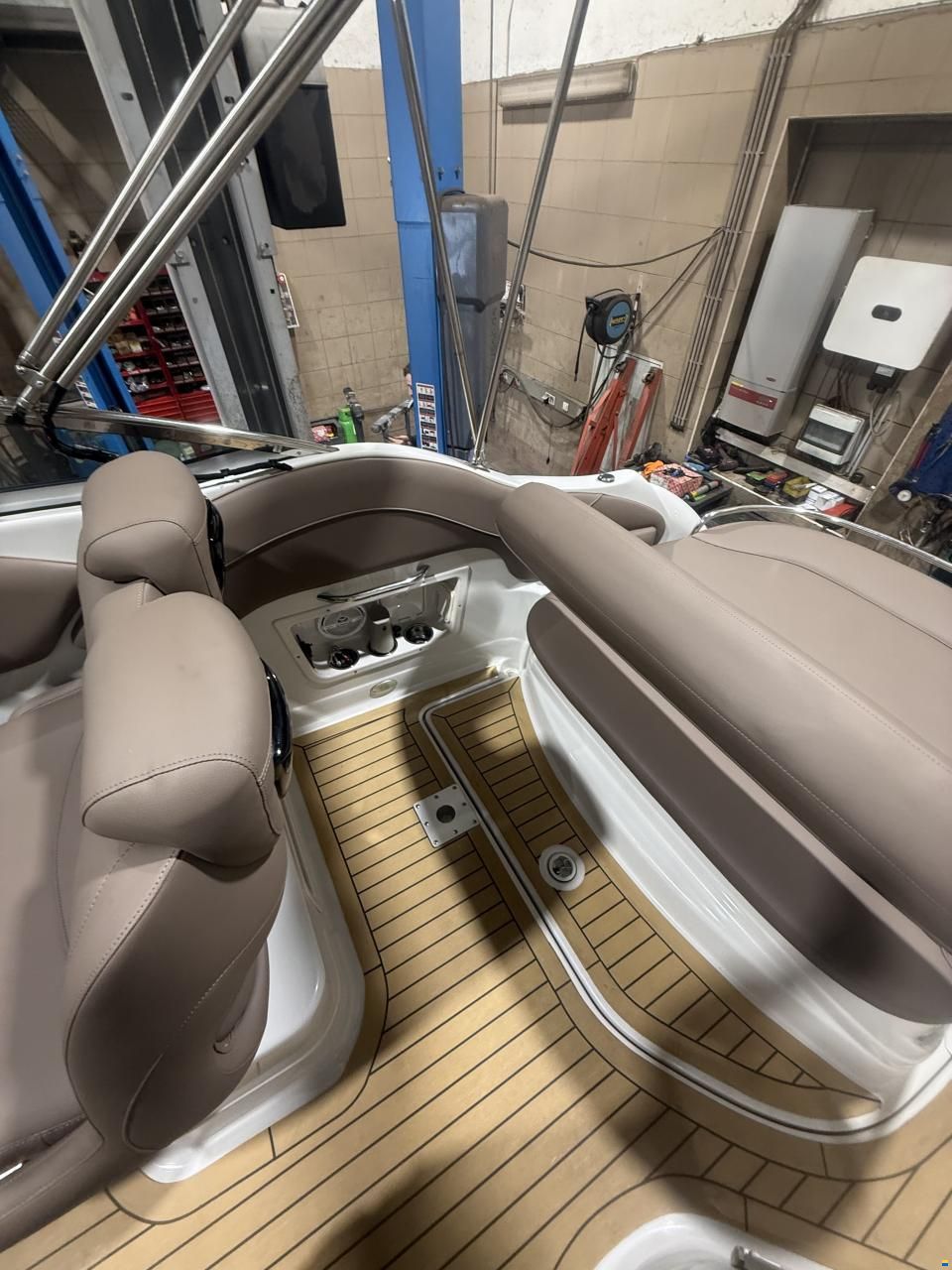 Crownline 260CR