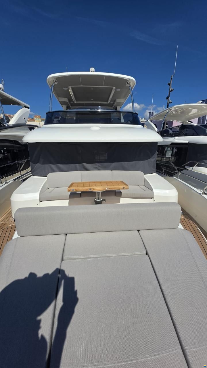 Absolute Navetta 53