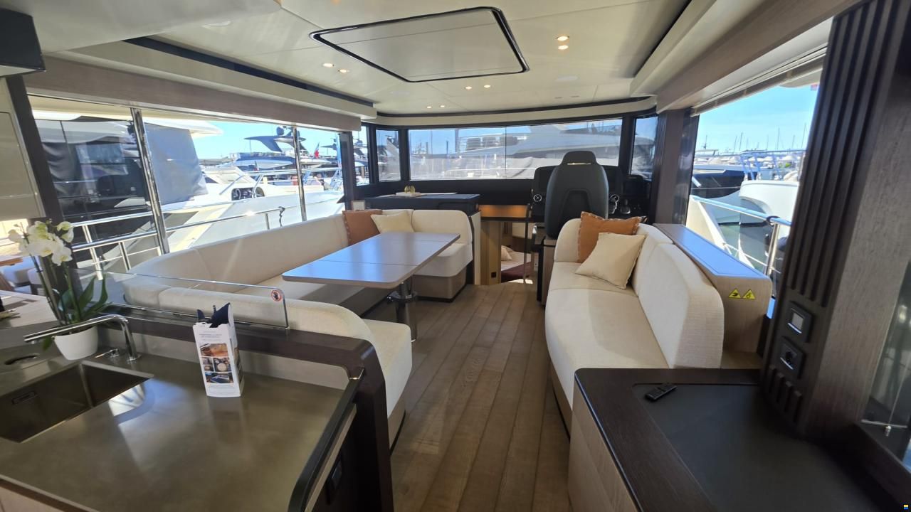Absolute Navetta 53