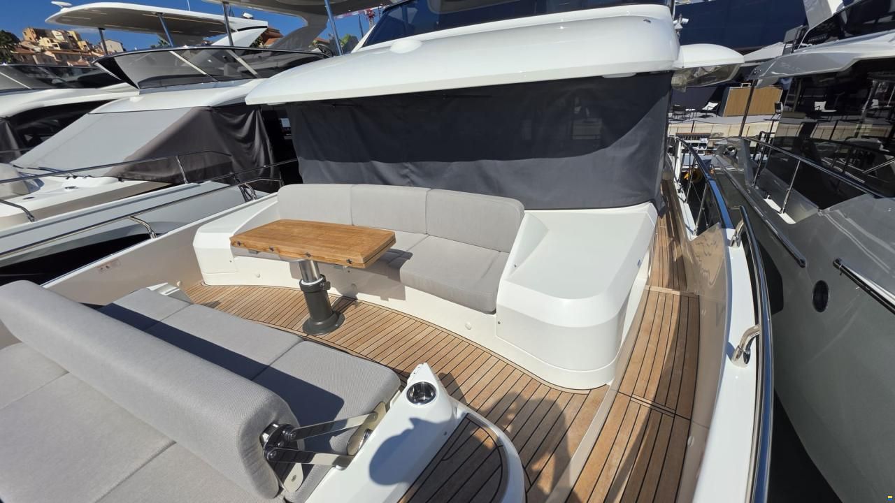 Absolute Navetta 53