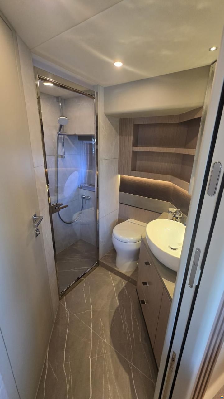 Absolute Navetta 53