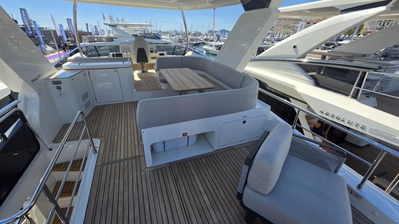 Absolute Navetta 53