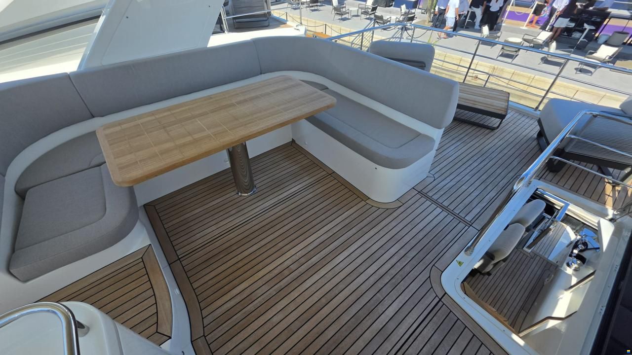 Absolute Navetta 53