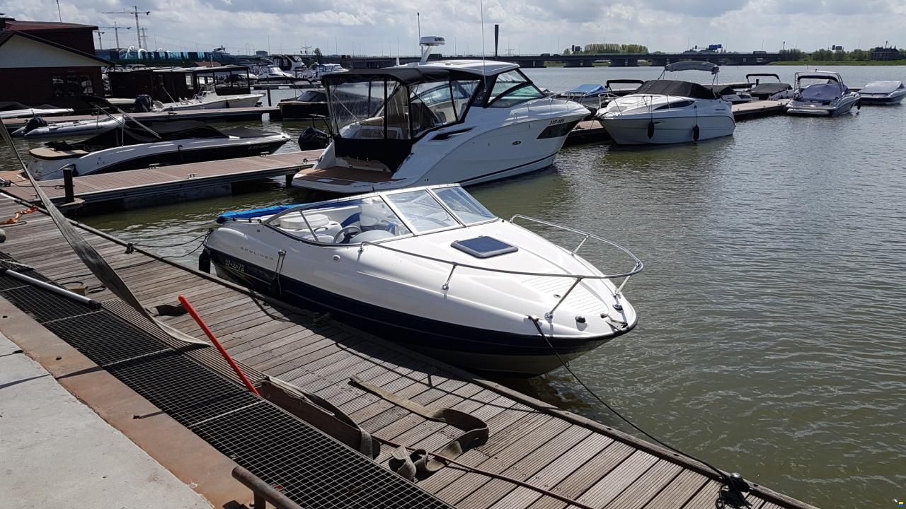 Bayliner 212 Cuddy
