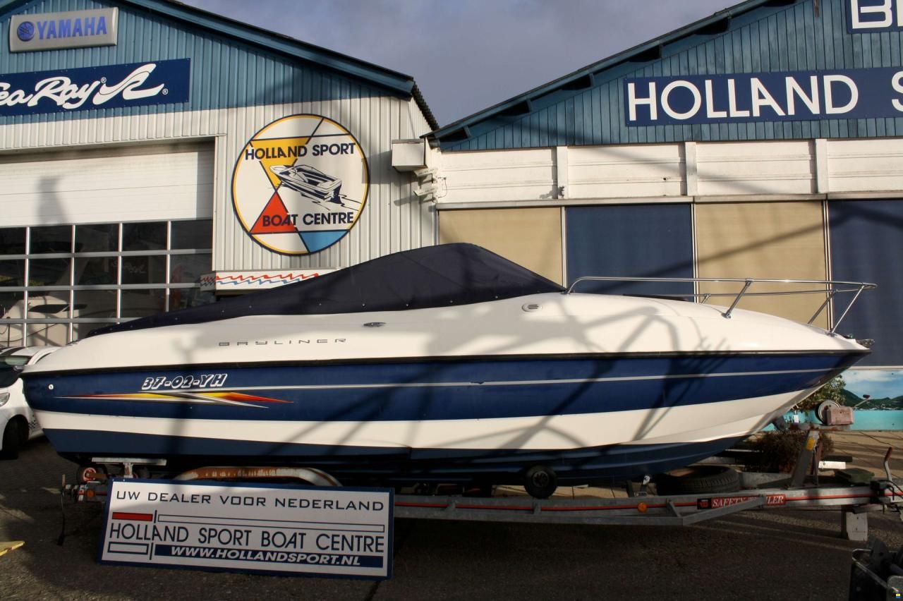 Bayliner 212 Cuddy